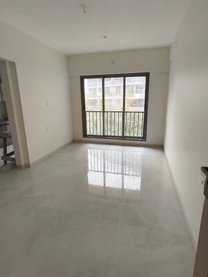 Room in 1 BHK Apartment at Veena Synergy, Andheri East – for Rent