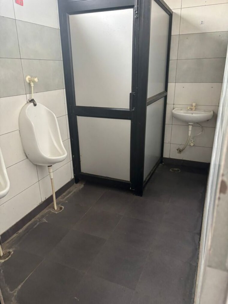 Bathroom, sector 4 Commercial Office Space 3500 Sq.Ft. In Sector 4 Noida 10588590
