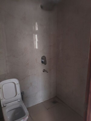 Bathroom in 3 BHK Apartment at Central Park Flower Valley Aqua Front Towers, Sohna Sector 33 – for Rent