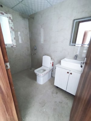 Bathroom in 3 BHK Apartment at Central Park Flower Valley Aqua Front Towers, Sohna Sector 33 – for Rent