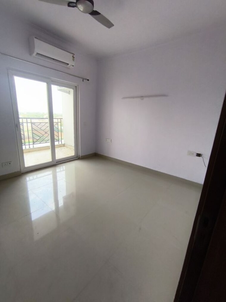 Room, central-park-flower-valley-aqua-front-towers 3 Bedroom 1789 Sq.Ft. Apartment In Sohna Sector 33 Gurgaon 10588605