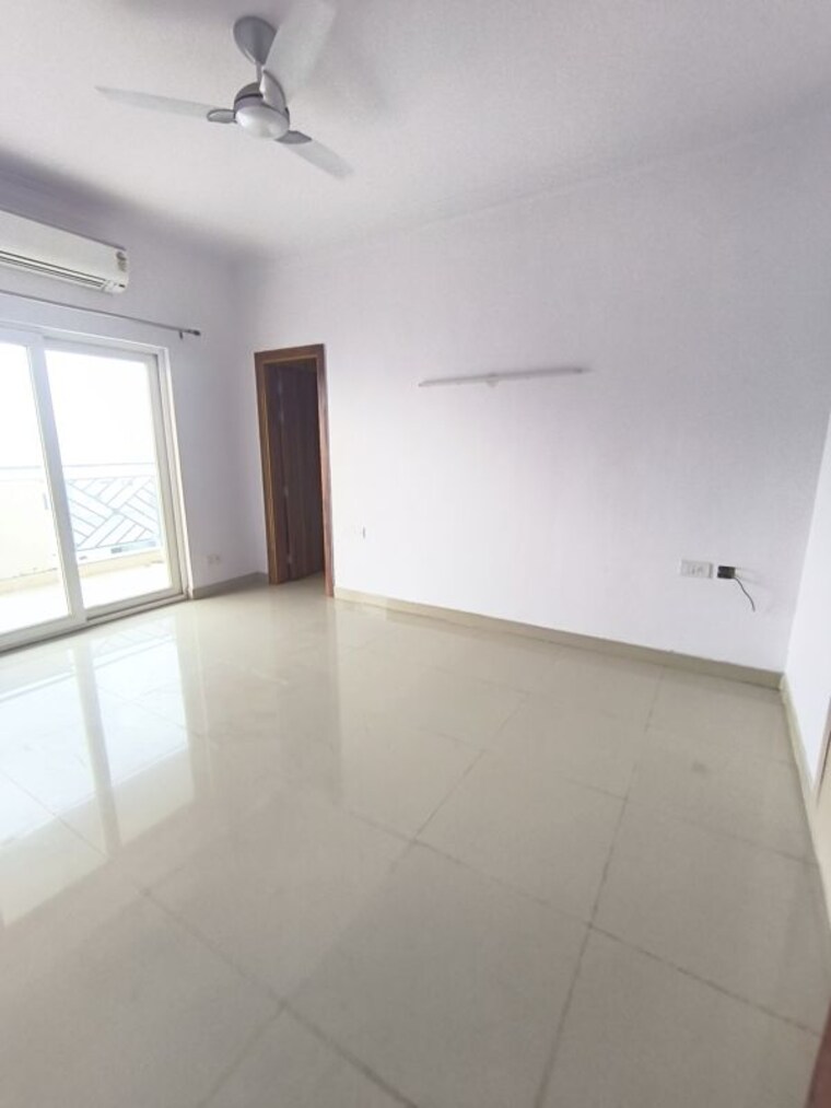 Room, central-park-flower-valley-aqua-front-towers 3 Bedroom 1789 Sq.Ft. Apartment In Sohna Sector 33 Gurgaon 10588605