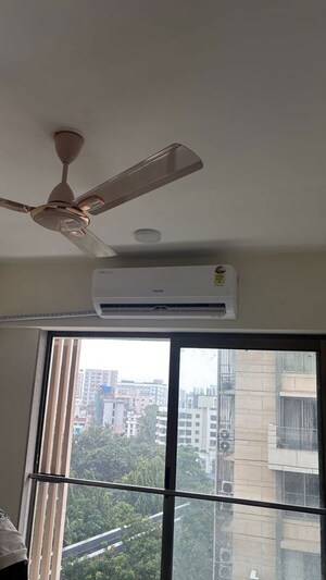 Furnished Amenities in 3 BHK Apartment at Kanakia Silicon Valley, Powai – for Rent