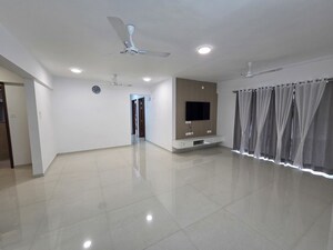 Room in 3 BHK Apartment at Kanchan Osian One and Only, Koregaon Park – for Rent