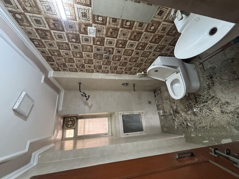 Bathroom, purvanchal-saket-dham-apartments 3 Bedroom 1650 Sq.Ft. Apartment In Sector 61 Noida 10588631