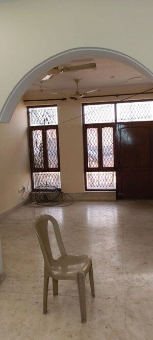 Room in 2 BHK Independent House at Sector 61 – for Rent