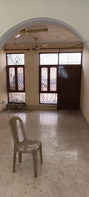 Room in 2 BHK Independent House at Sector 61 – for Rent