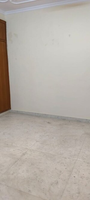 Room in 2 BHK Independent House at Sector 61 – for Rent