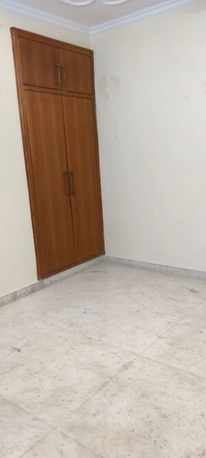 Room in 2 BHK Independent House at Sector 61 – for Rent