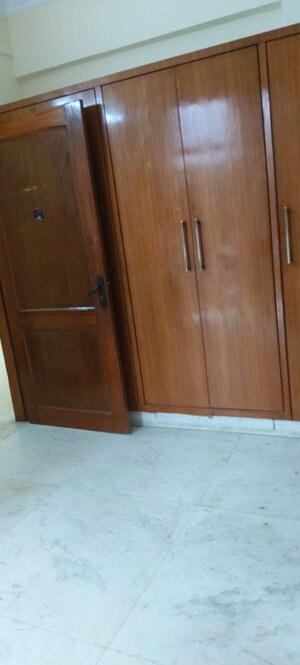 Furnished Amenities in 2 BHK Independent House at Sector 61 – for Rent