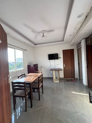 Gym in 3 BHK Builder Floor at BPTP Amstoria, Sector 102 – for Rent