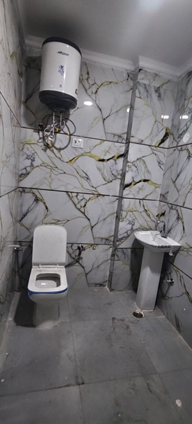 Attached Bathroom, chattarpur 3 Bedroom 1350 Sq.Ft. Builder Floor In Chattarpur Delhi 10576061