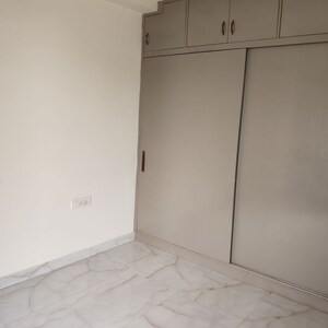 Room in 3 BHK Builder Floor at Sector 7 – for Rent