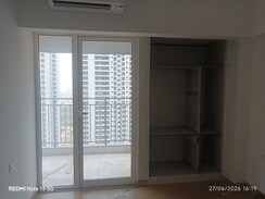 3.5 BHK + Servant Room Apartment For Rent in Amrapali Sapphire
