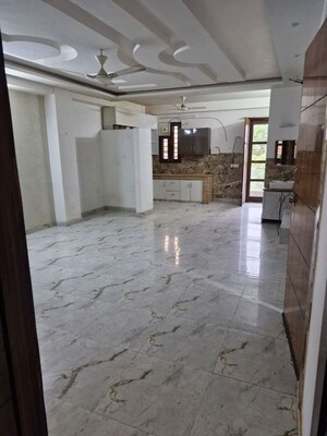 3 BHK Builder Floor For Rent in Sector 10