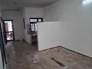 Room in 2 BHK Independent House at Gomti Nagar – for Rent