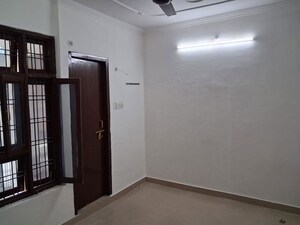 Room in 2 BHK Independent House at Gomti Nagar – for Rent