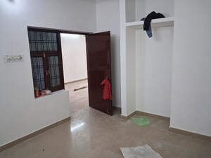 Room in 2 BHK Independent House at Gomti Nagar – for Rent