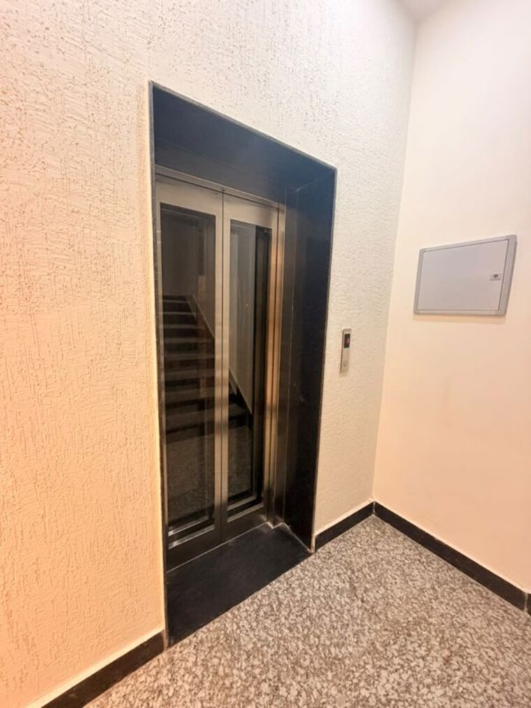 Room, sector 10a 3 Bedroom 2350 Sq.Ft. Builder Floor In Sector 10a Gurgaon 10571620