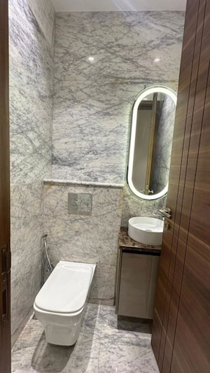 Bathroom in 6 BHK Builder Floor at Safdarjung Enclave – for Sale