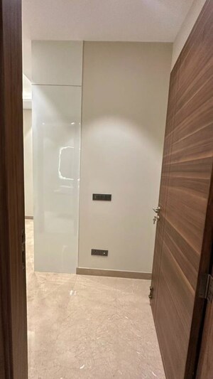Bathroom in 6 BHK Builder Floor at Safdarjung Enclave – for Sale