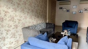 Living Room in 6+ BHK Builder Floor at Panchsheel Enclave – for Sale