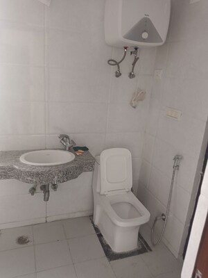 Bathroom in 4 BHK Apartment at Sagar Kunj Apartments, Sector 9a – for Rent