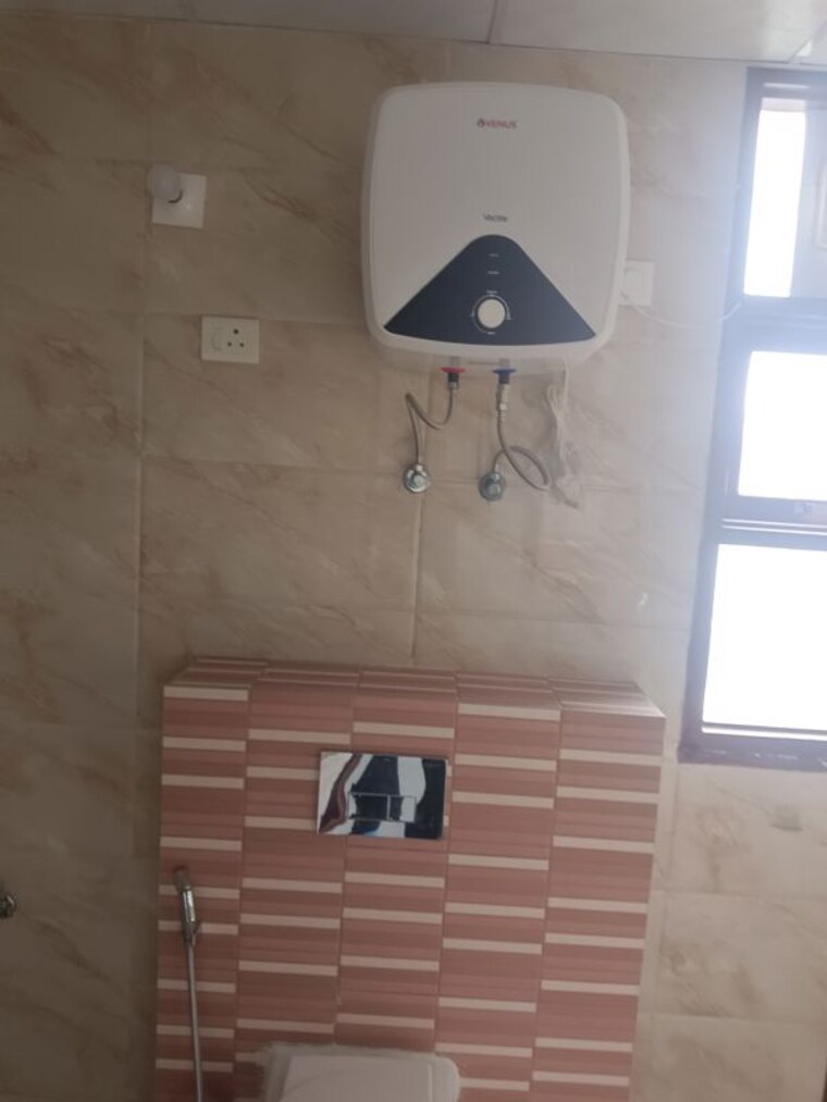Bathroom, sagar-kunj-apartments 4 Bedroom 1980 Sq.Ft. Apartment In Sector 9a Gurgaon 10548889