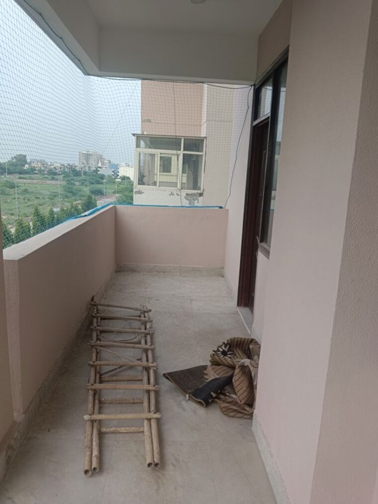 Balcony, sagar-kunj-apartments 4 Bedroom 1980 Sq.Ft. Apartment In Sector 9a Gurgaon 10548889
