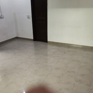 Room in 2 BHK Builder Floor at Sector 9a – for Rent