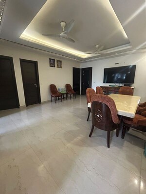 Parking in 2 BHK Builder Floor at Central Park Flower Valley, Sohna Sector 33 – for Sale