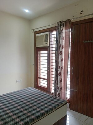 1 BHK Builder Floor For Rent in Sector 18