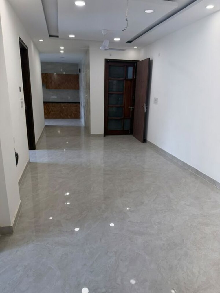 Room, sector 22 2 Bedroom 1800 Sq.Ft. Builder Floor In Sector 22 Gurgaon 10588701