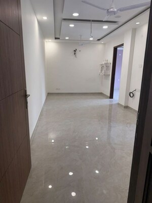 Room in 2 BHK Builder Floor at Sector 22 – for Rent