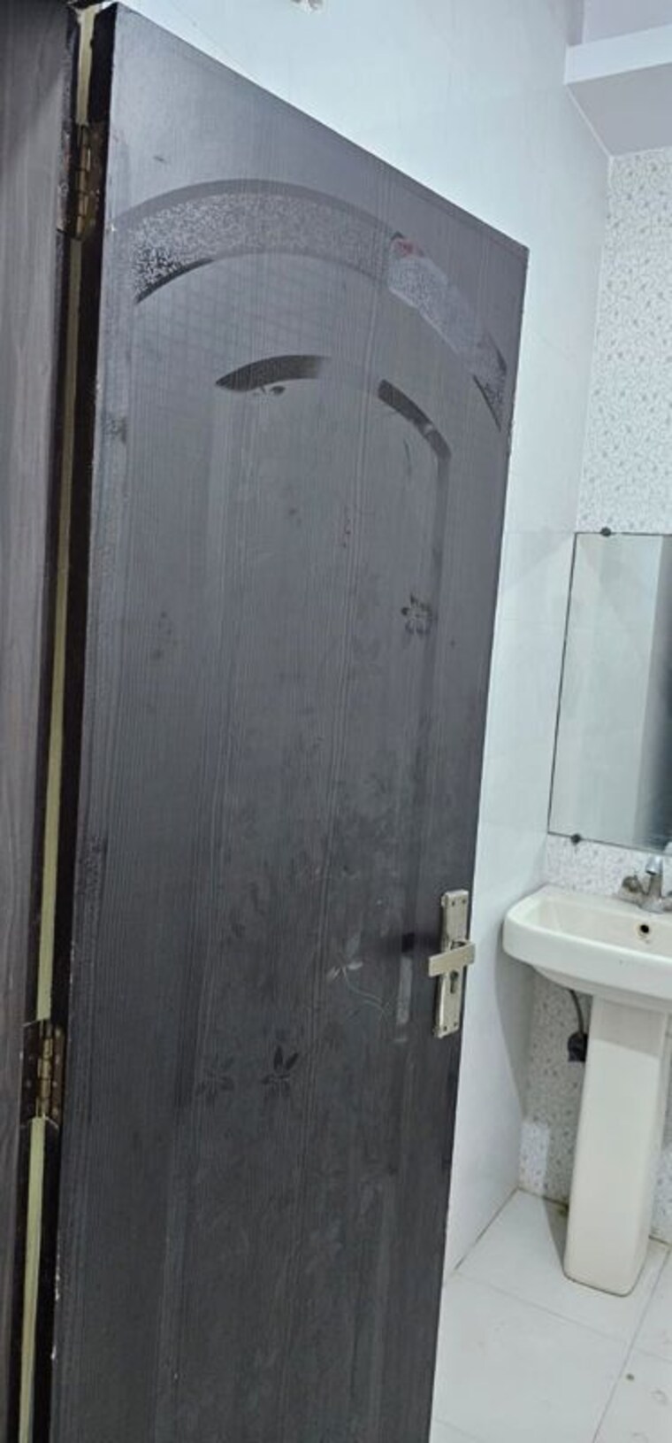 Bathroom, defence-enclave-noida 1.5 Bedroom 650 Sq.Ft. Builder Floor In Sector 44 Noida 10588706