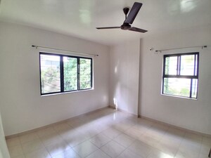 Room in 3 BHK Penthouse at Shreenath Apartments Aundh, Aundh – for Sale