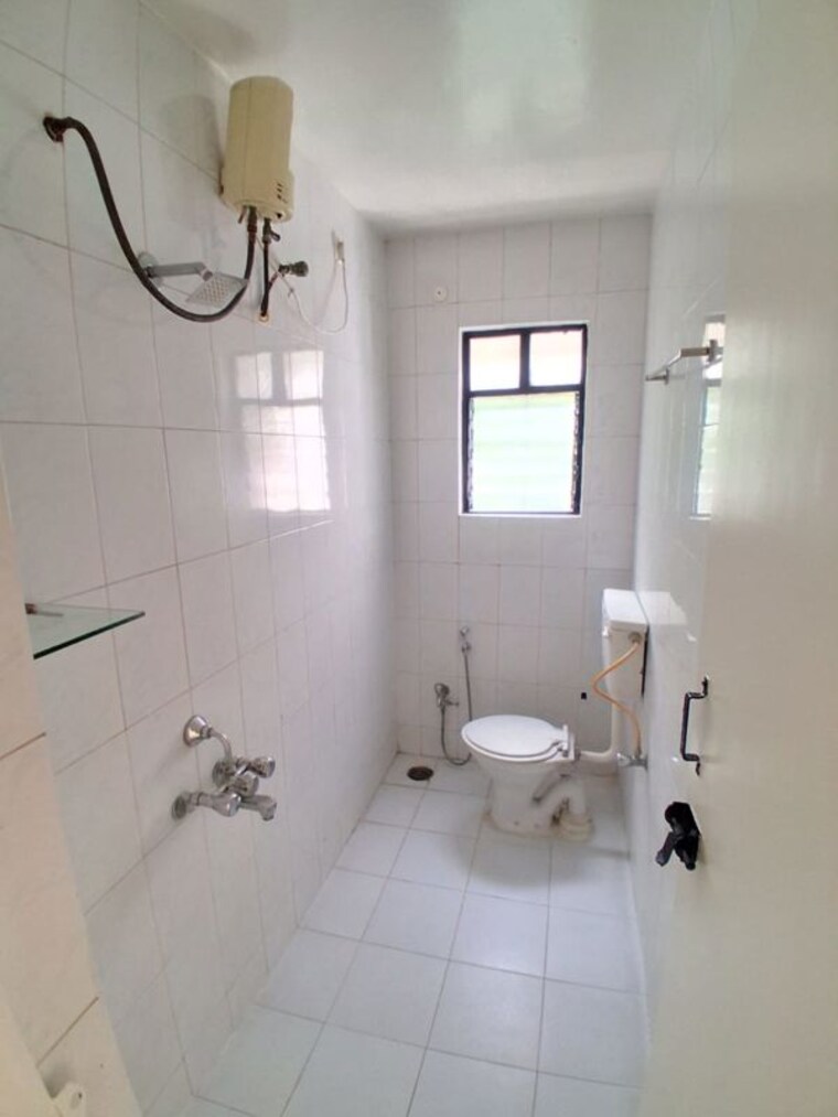 Bathroom, shreenath-apartments-aundh 3 Bedroom 1850 Sq.Ft. Penthouse In Aundh Pune 10588710
