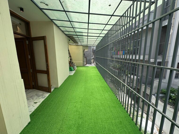 Balcony, sarvodaya enclave 3 Bedroom 2200 Sq.Ft. Builder Floor In Sarvodaya Enclave Delhi 10588716