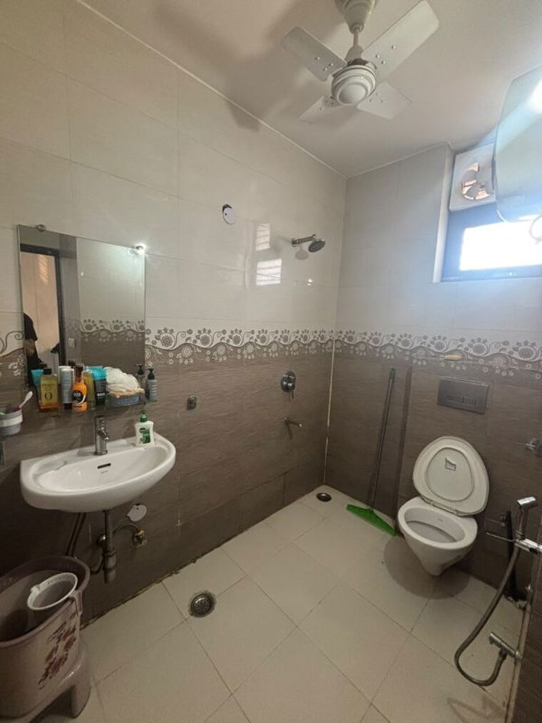 Team Area, sector 45 2 Bedroom 1440 Sq.Ft. Builder Floor In Sector 45 Gurgaon 10588723