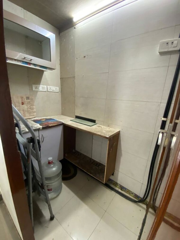 Kitchen, mahalaxmi-industrial-estate Commercial Office Space 600 Sq.Ft. In Lower Parel Mumbai 10588732
