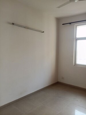 Room in 3 BHK Apartment at Mahagun My Woods, Sector 16c Greater Noida – for Rent