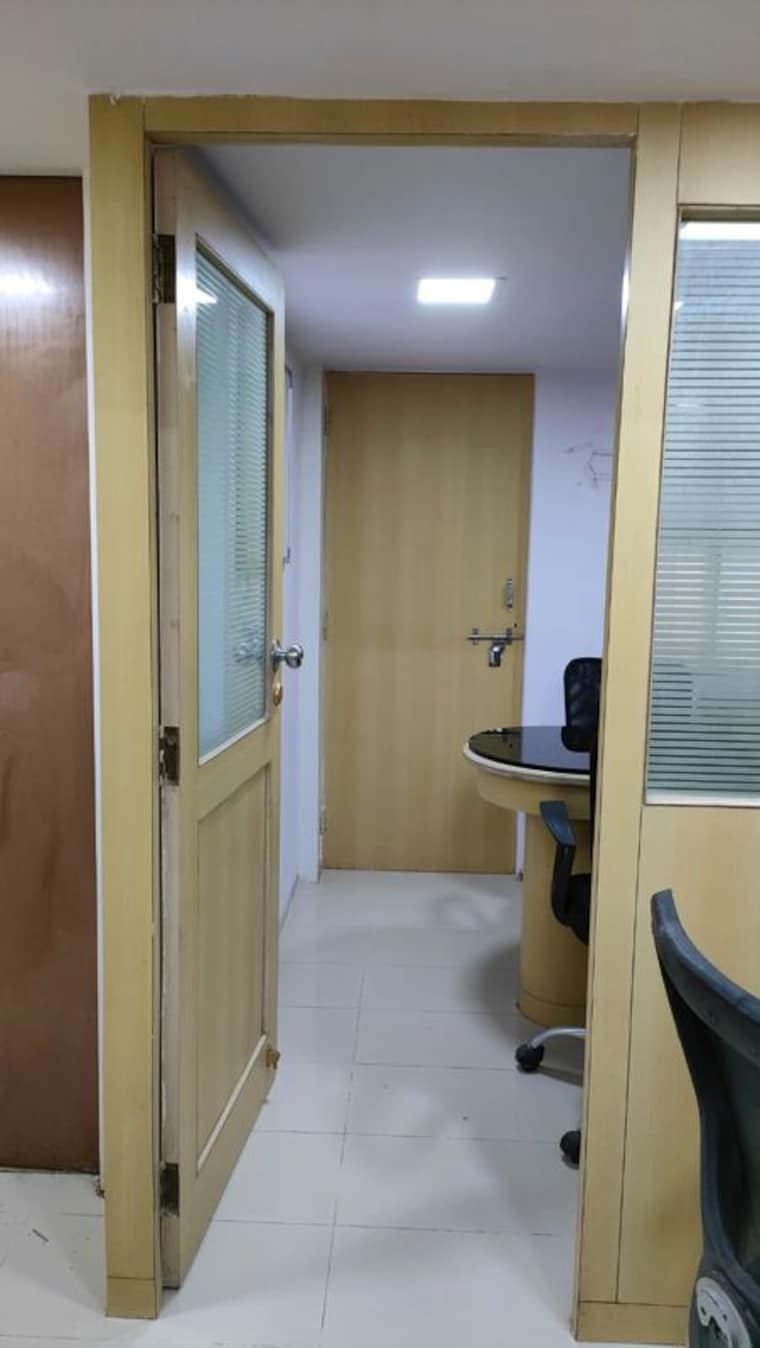 Bathroom, thakkar-industrial-estate Commercial Office Space 550 Sq.Ft. In Worli Mumbai 10588740