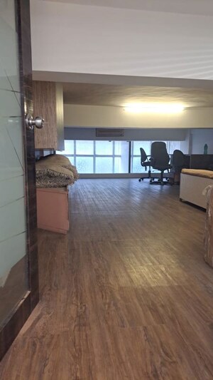 Room in  Office Space at Thakkar Industrial Estate, Worli – for Rent