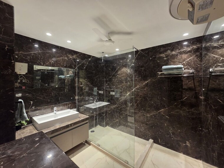 Team Area, greater kailash 4 Bedroom 4500 Sq.Ft. Builder Floor In Greater Kailash Delhi 10588739