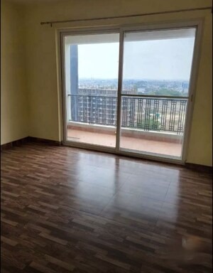 Room in 3 BHK Apartment at Gomti Nagar – for Rent
