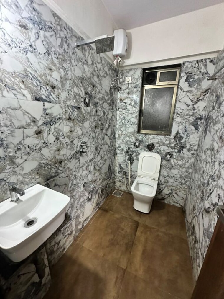 Bathroom, tilak-indrayani 2 Bedroom 700 Sq.Ft. Apartment In Tilak Nagar Mumbai 10588752