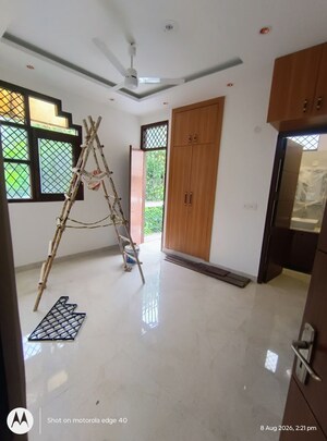 Team Area in 2 BHK Builder Floor at Malviya Nagar – for Sale