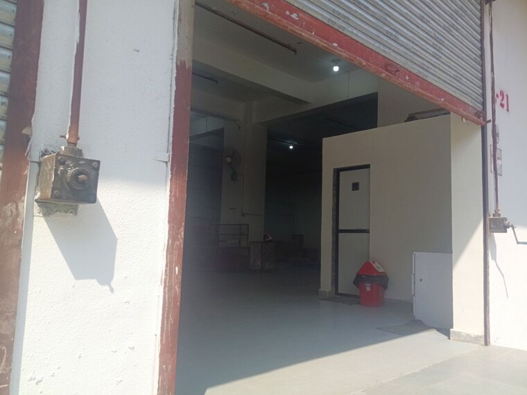 Room, babosa-industrial-park Commercial Warehouse 11000 Sq.Ft. In Saravali Thane 10588760