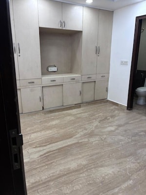 Room in 2 BHK Builder Floor at Malviya Nagar – for Rent