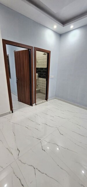 Room in 4 BHK Villa at Sector 10 Greater Noida – for Rent